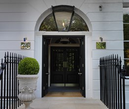 Dorset Square Hotel | The Pot   ting Shed Bar & Restaurant in