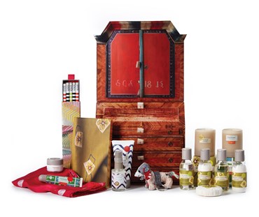 Front facing Bureau gift set, displaying all products included in front of bureau gift set