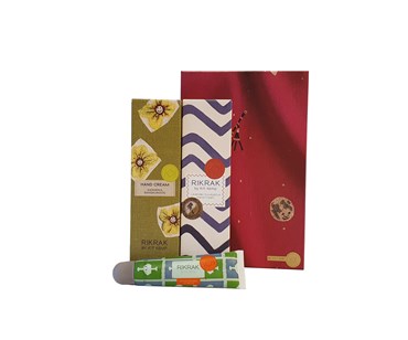 Pink Box / 2 hand creams and lip balm