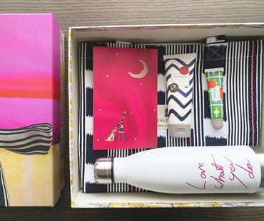 Box of Bag for life, bottle for life, hand cream, notebook