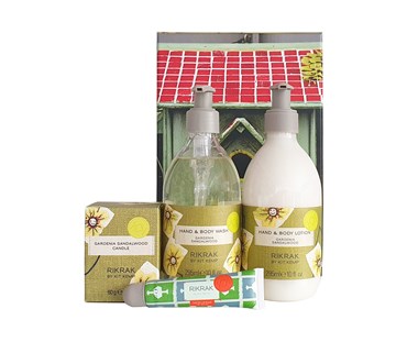 2 x bottles of 295ml hand wash and hand lotion, mini candle and lip balm