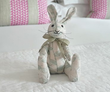 Tea Leaf Minnie Rabbit
