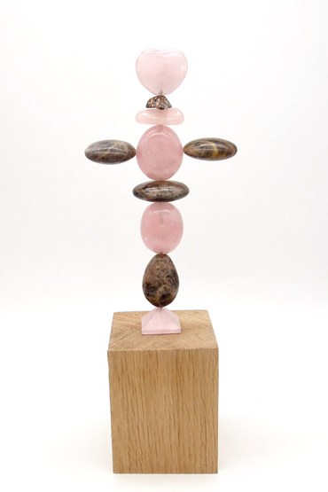 TOTEM 49 is entirely unique made from the following precious crystal stones:
From the top – Rose Quartz heart, Leopard skin Jasper, Rose Quartz x 2, Black Moonstone, Rose Quartz, Black Moonstone, Rose Quartz pyramid. The 2 horizontal stones are Black Moonstone. The stones are supported on a central support sitting on an oak base.
Size H31.5cm W8cm D8cm includes base