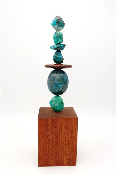 This unique Totem is made from the following precious crystal stones:
From the top – 4 x Quantum Quatro, Mahogany Obsidian, Apatite, Quantum Quatro. The stones are supported on a central support sitting on an accoya wood base.
Size H35cm W9cm D9cm includes base