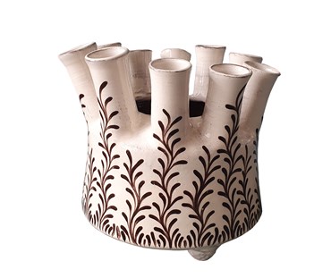 This hand thrown sprouting vase is hand painted in ecru, and decorated with brown sprigs, has a wonderfully architectural in form, and it takes it’s inspiration from Delft tulipierie, to allow every individual flower to shine