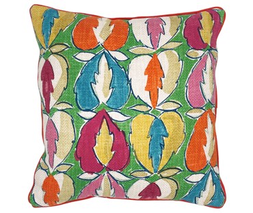 This 45 x 45 cm Cushion in Kit's heart of oak fabric, in orange is printed on a textured twill, and picks out the leaf-like design with pops of orange,red, pink and olive, against a dark green ground,and is piped in orange piping,to create a great homage to autumn.