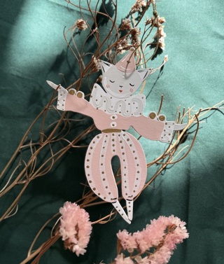 An image of one of Alice Mary Lynch's Christmas decorations to promote her Christmas decoration workshop at Haymarket Hotel, 2026.