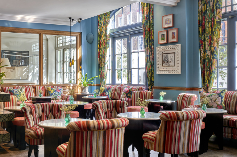 Diagonal shot of Oscar Bar at Charlotte Street Hotel