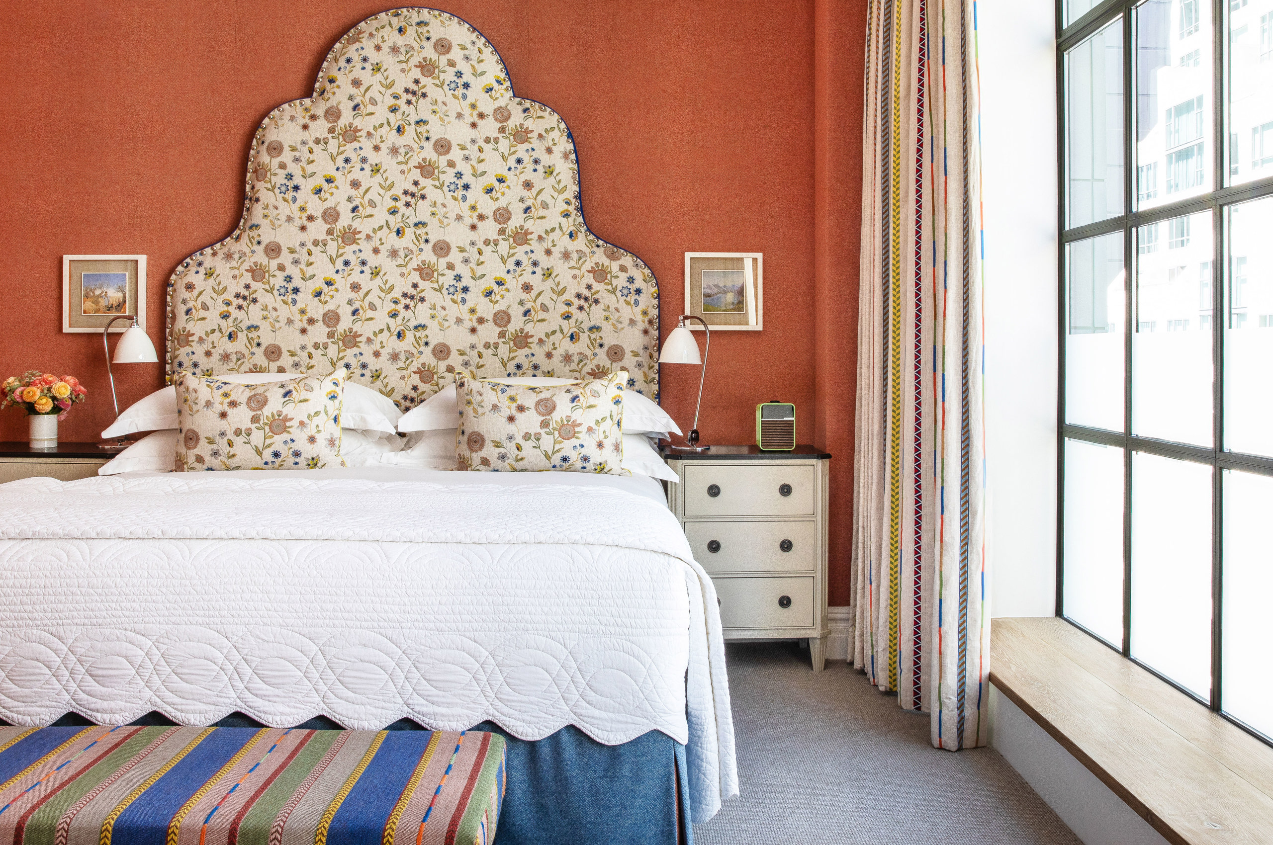 Deluxe Room thumbnail 5