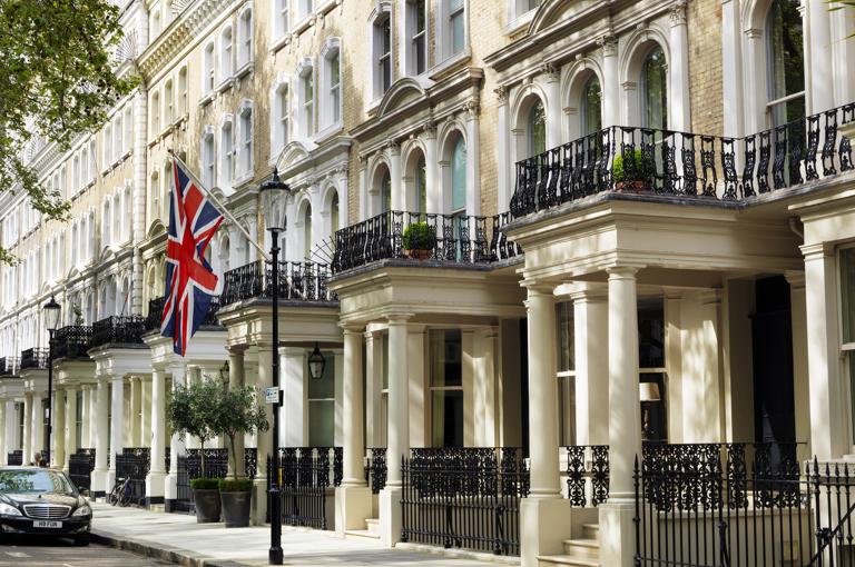 Exterior shot of Knightsbridge Hotel