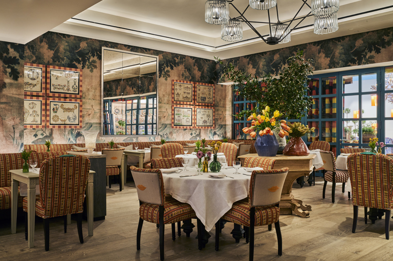 Wide shot of the Restaurant at Warren Street Hotel