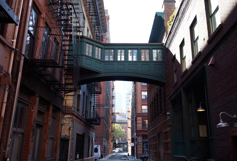 Staple Street sky bridge in Tribeca