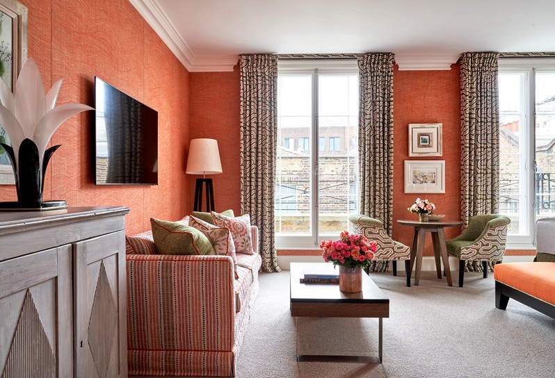 Seating Area Luxury Junior Suite