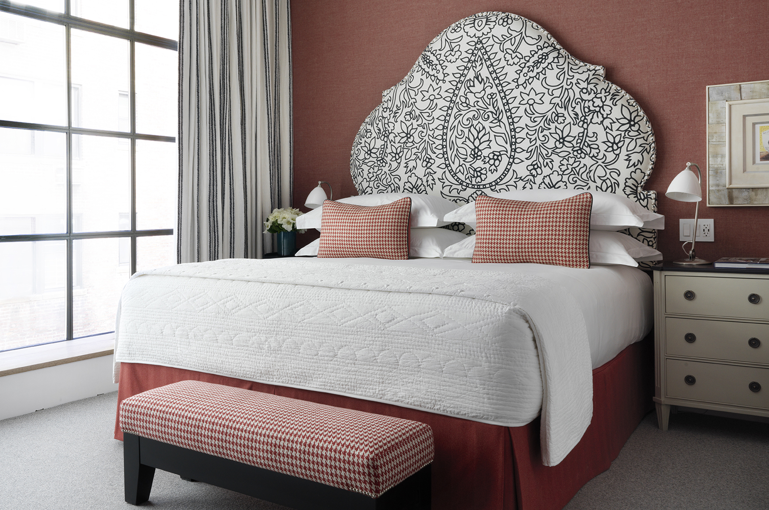 Luxury Room thumbnail 5